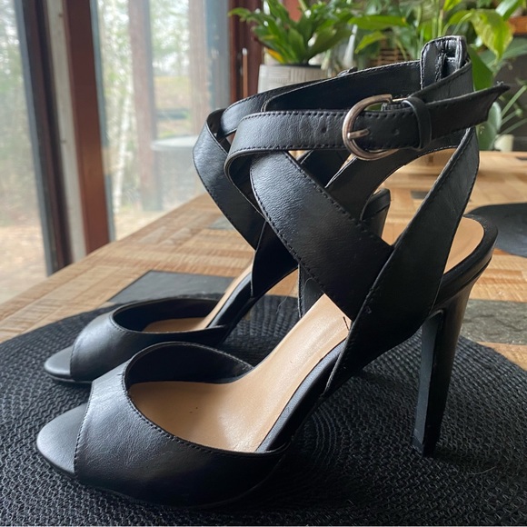 Chaussures a talons le chateau - Picture 2 of 4